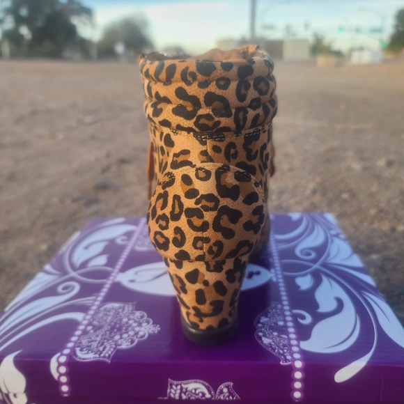 Leopard print wedge booties - Picture 2 of 5